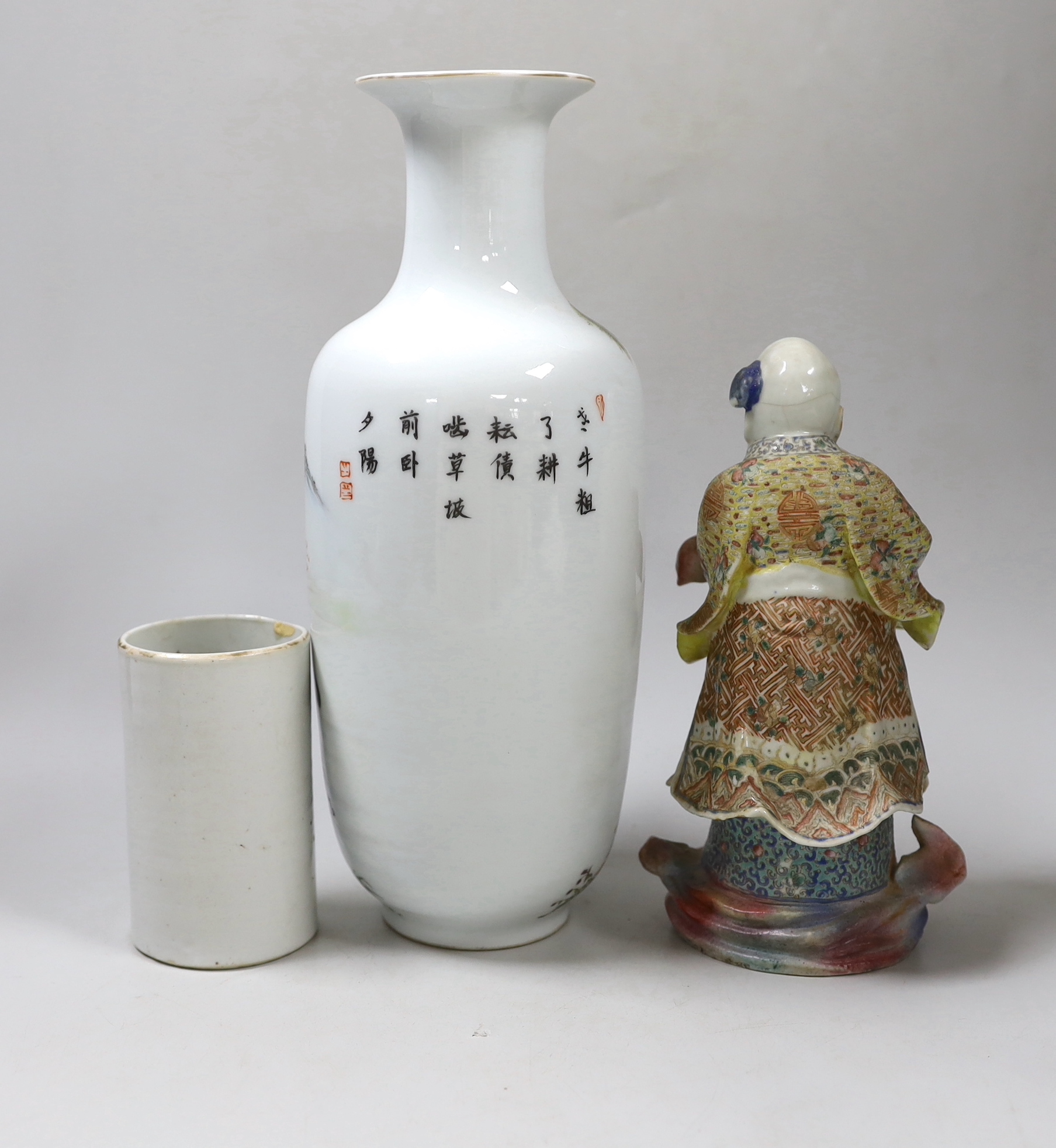 A Chinese famille verte vase, together with a Chinese figure of Shou lao, 21cm tall, and other ceramics